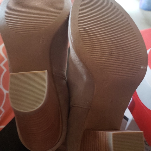 Booties - Picture 4 of 4